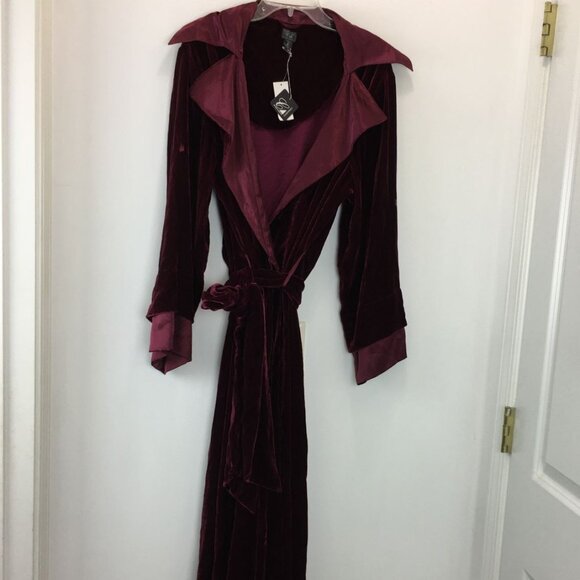 Cabernet Other - Cabernet Velvet Silk Robe M New